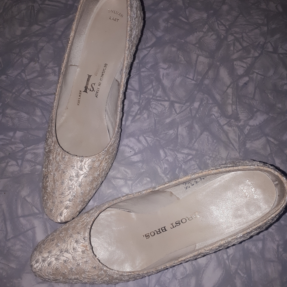 Vintage Wedding Shoes with kitten heal - Picture 2 of 10